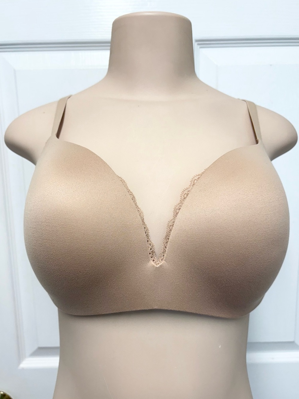 Victoria’s Secret 34DD Nude Plunge Bra Convertible Straps